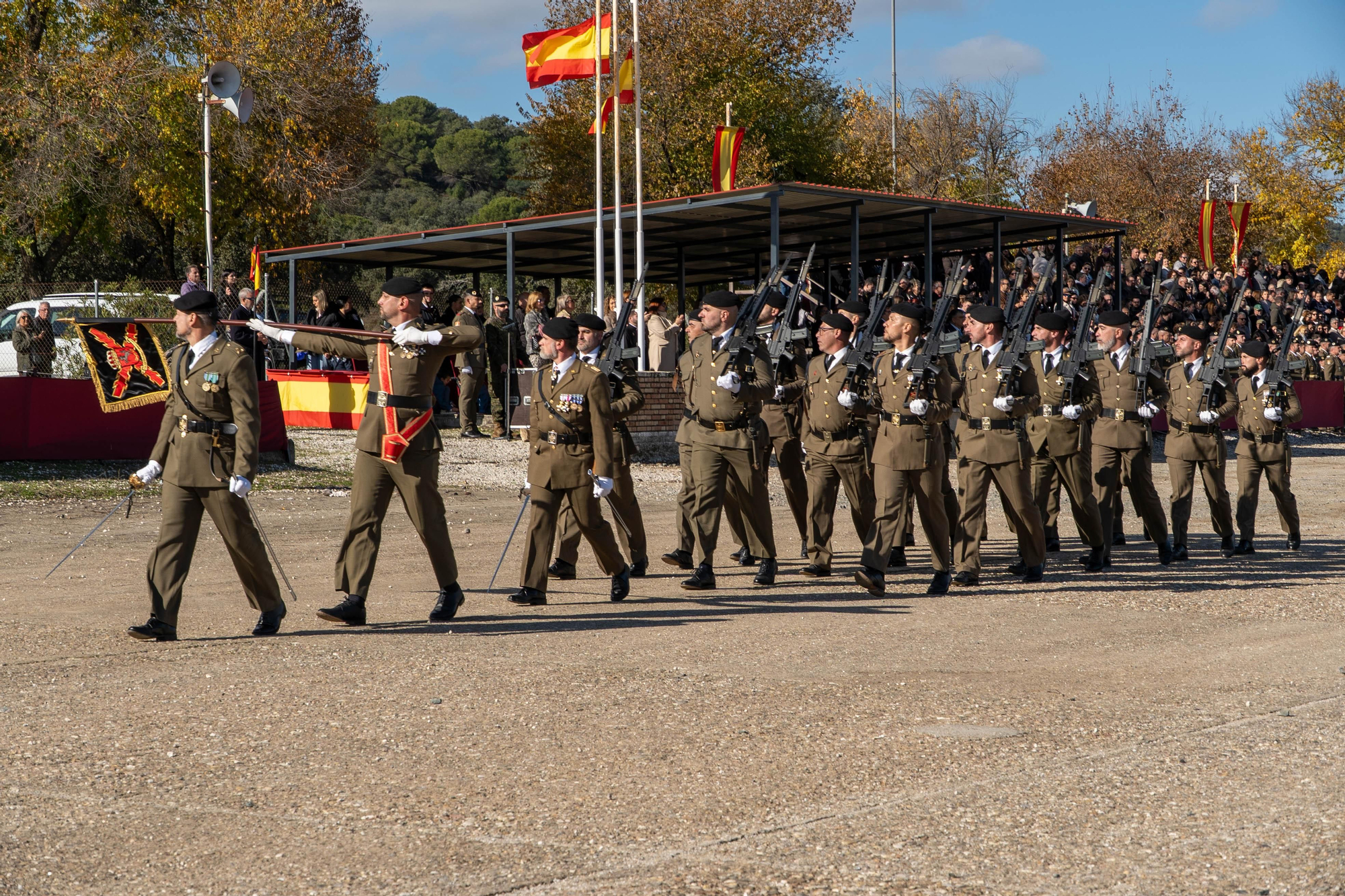 La Brigada Guzmán el Bueno X celebra en Cerro Muriano el día de la Inmaculada con una parada militar