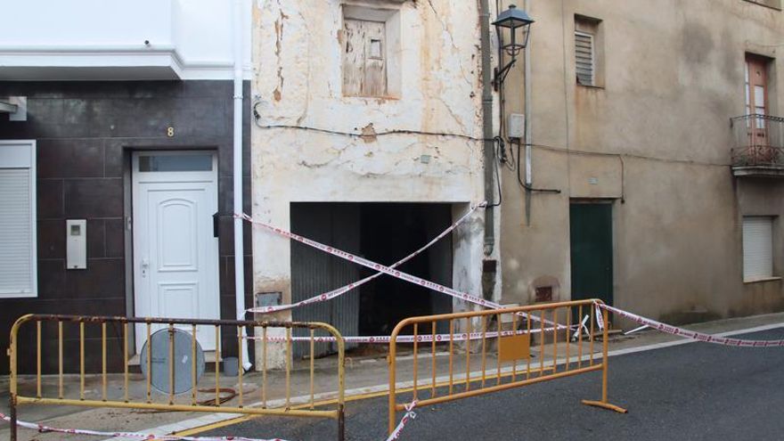 Los Bomberos detectan cinco edificios con daños graves y siguen recuperando carreteras en el sur de Tarragona