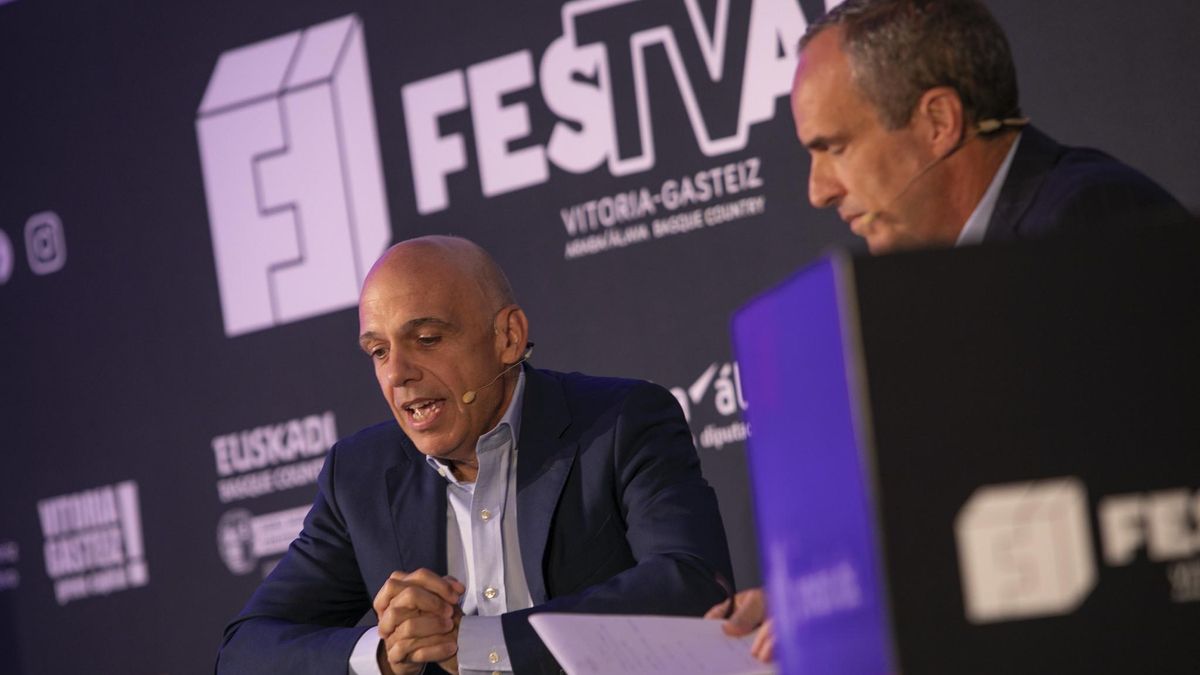 Jaime Guerra y Santi Acosta en la presentación de 'El precio de...'