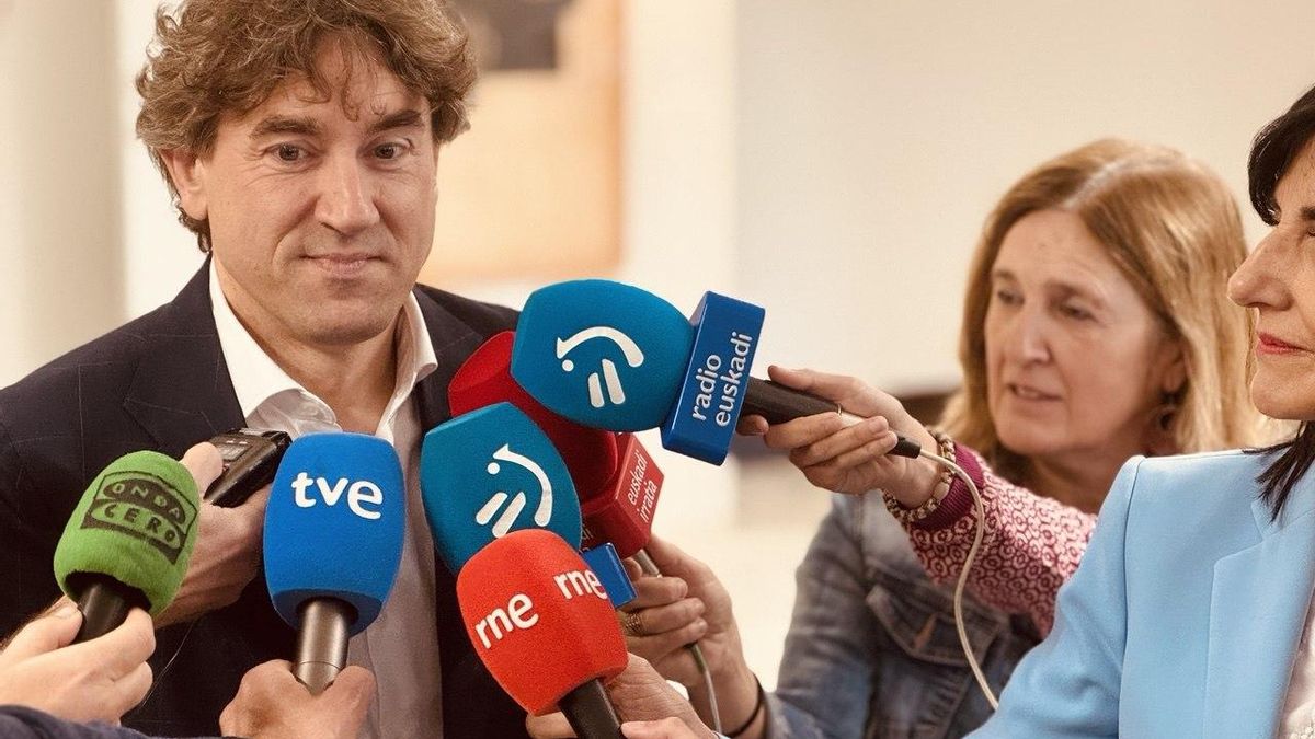 El PSE-EE ve "vértigo" en el PNV con la Copa del Mundo de fútbol y cree que es un "escaparate perfecto" para Euskadi