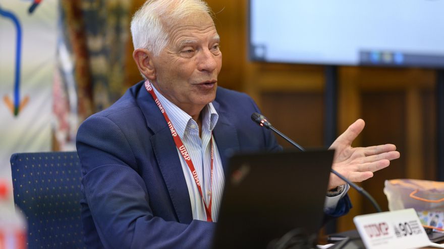 El alto representante de la Unión Europea para Asuntos Exteriores y Política de Seguridad y vicepresidente de la Comisión Europea, Josep Borrell, durante su participación, este lunes, en los cursos de verano de la UIMP en Santander. EFE/Pedro Puente Hoyos