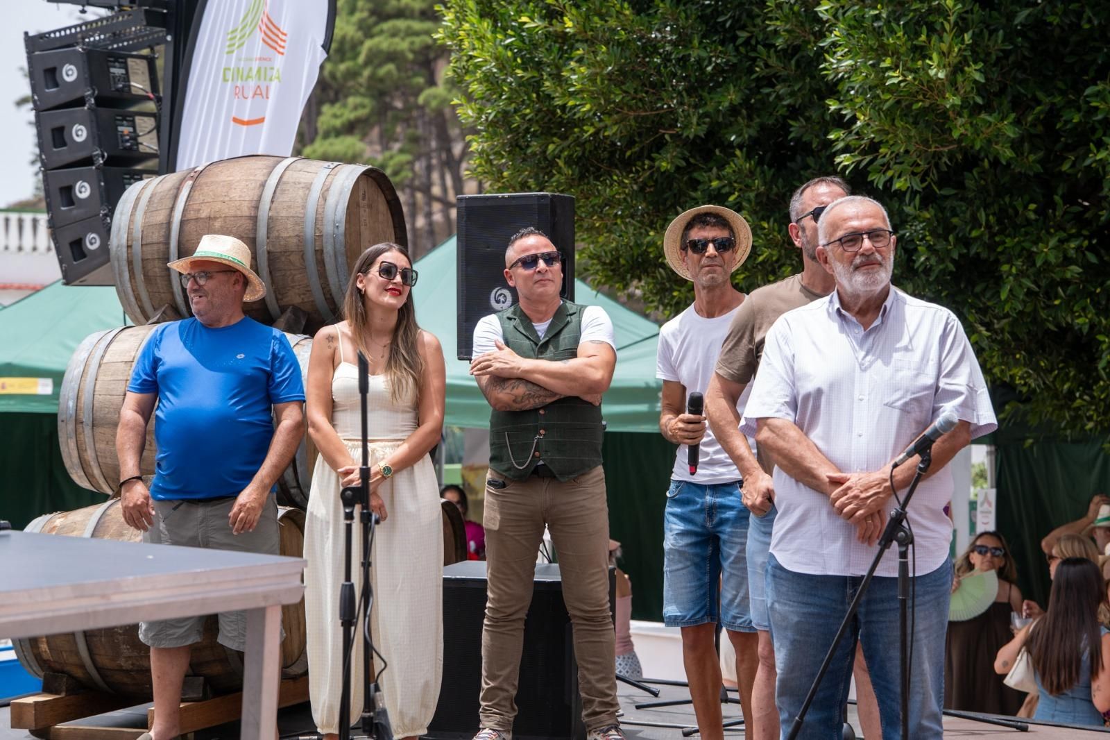 El artista y activista Gustavo Díaz presenta ‘Cuéntame a qué sabe’, una canción que pone voz al paisaje, la cultura y la tradición vitivinícola de Fuencaliente.