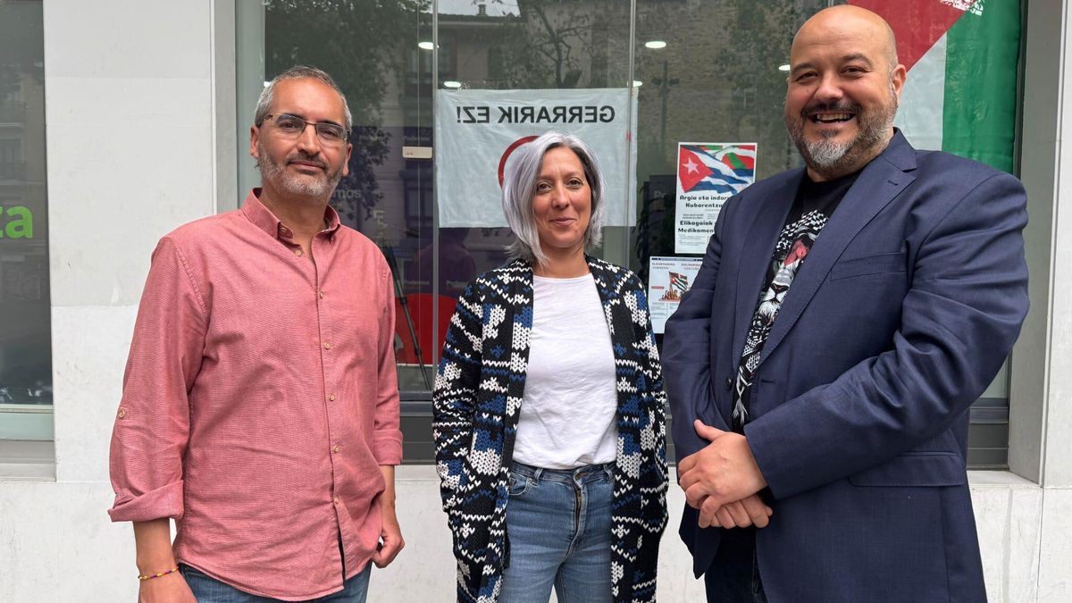 Representantes de Podemos en la presentación de las enmiendas.