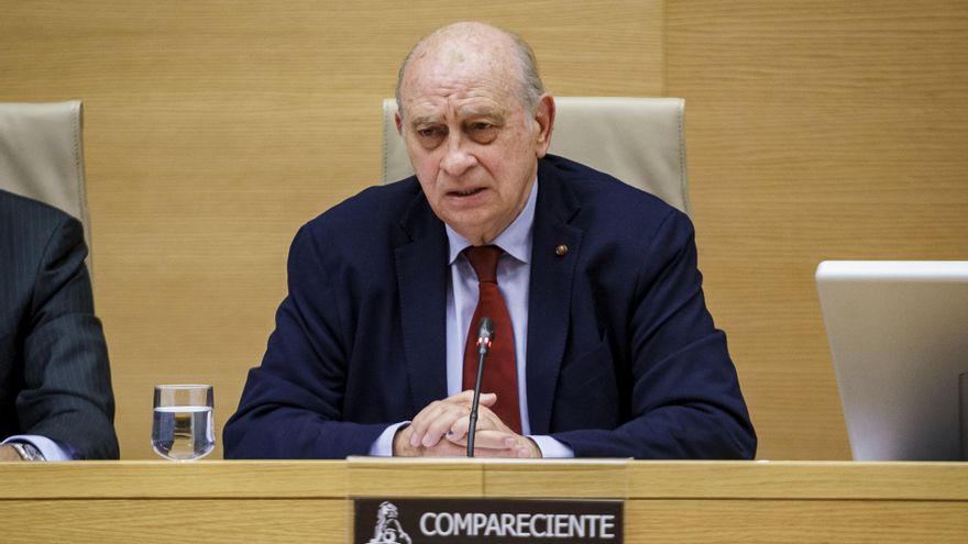 El exministro del interior, Jorge Fernández Díaz, comparece en la comisión de Investigación sobre la denominada "Operación Cataluña"