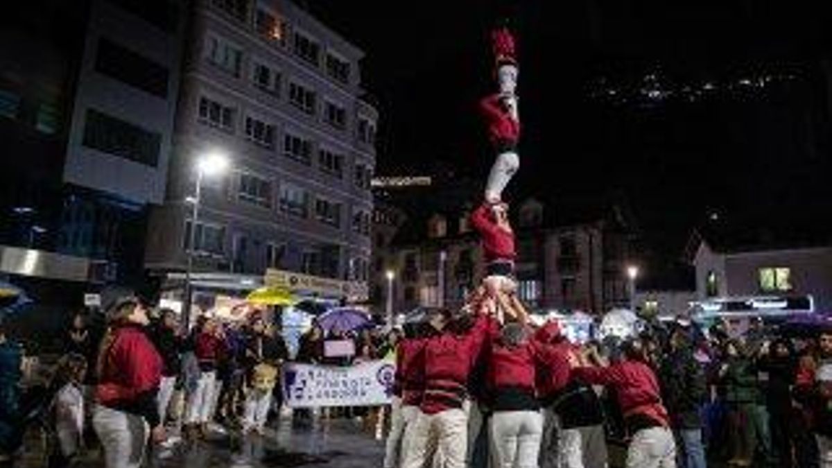 Unas 400 personas participan en la manifestación convocada por Acció Feminista Andorra por el Día Internacional de la Mujer, desde la plaza Coprínceps de Escaldes-Engordany (Andorra), a 8 de marzo de 2024, en Andorra. El lema utilizado ha sido '!Que no te silencien!'