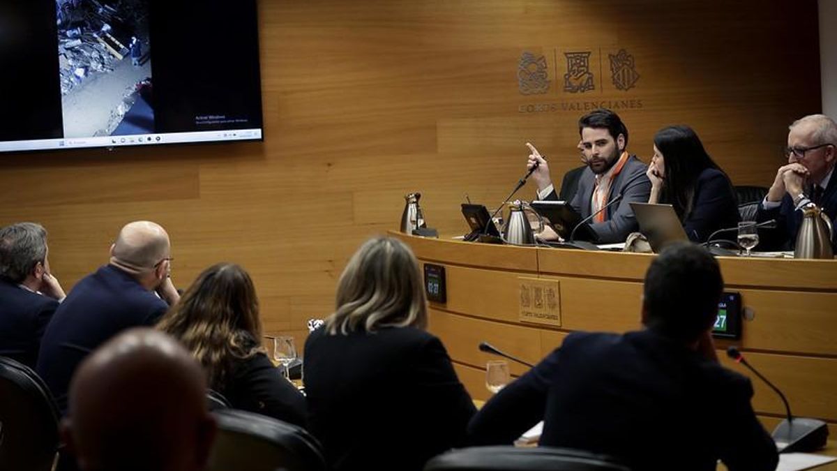 El youtuber conspiranoico Rubén Gisbert lleva a las Corts de la mano de PP y Vox su cruzada contra la jueza de la dana