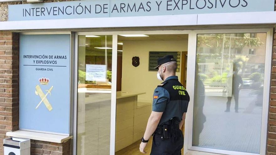 La Fiscalía pide dos años de cárcel a un teniente coronel de la Guardia Civil por almacenar pirotecnia sin seguridad