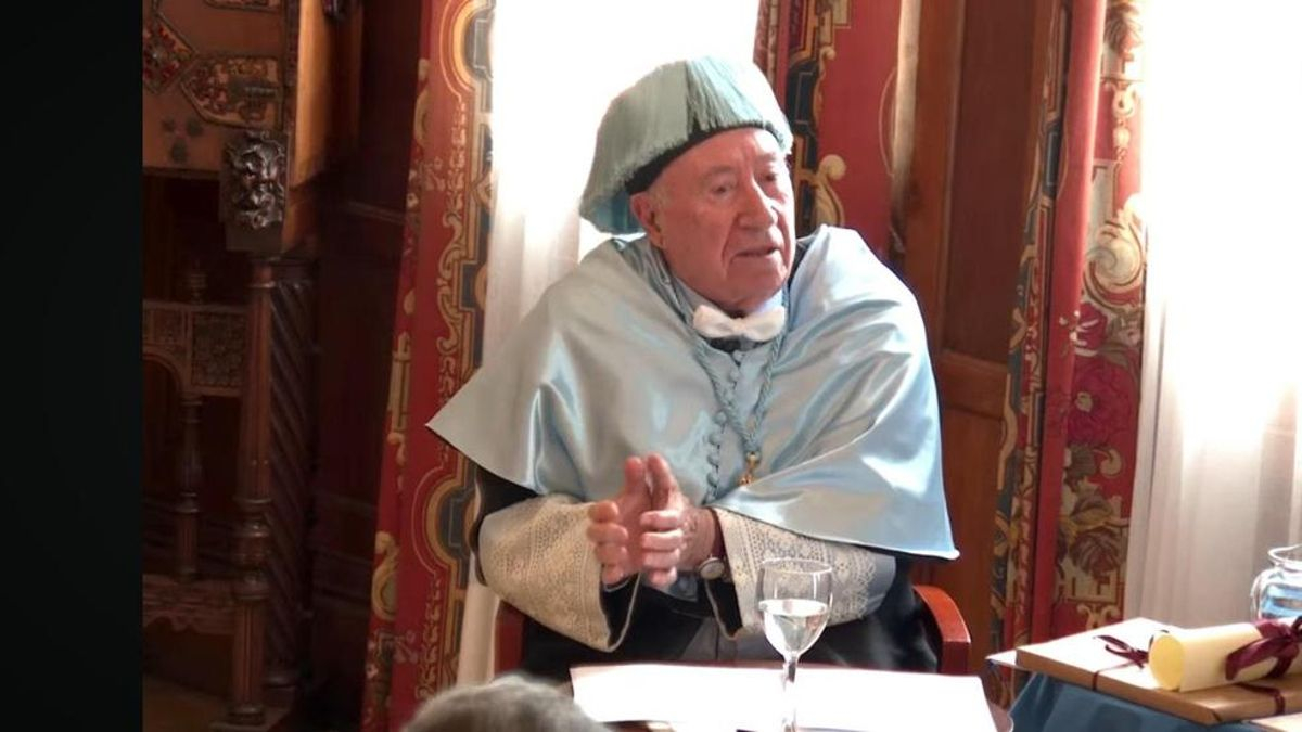Peridis afirma en la UIMP que "no hay nada mejor que la cultura para dar una buena noticia"