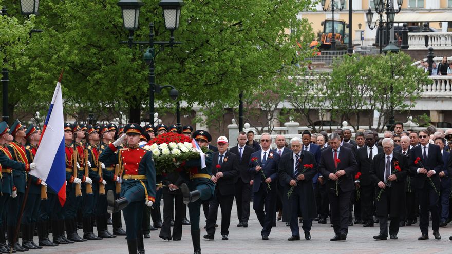 Embajadores occidentales realizan en Moscú una ofrenda floral por el 80 aniversario de la victoria sobre los nazis