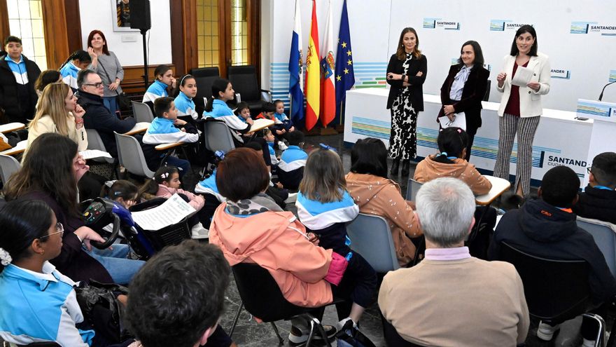 El Ayuntamiento de Santander (PP) festeja en sus instalaciones una jornada antiaborto con un grupo 'provida'