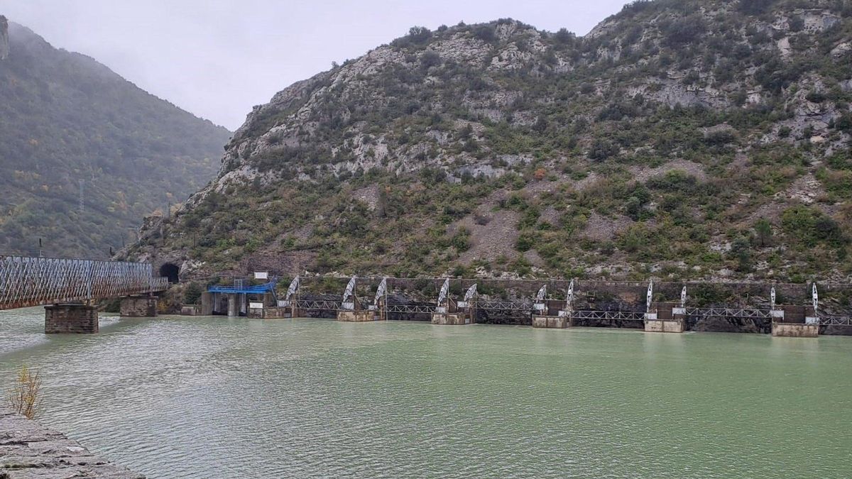 Las lluvias y el deshielo provocan crecidas en el río Aragón, el Gállego y sus afluentes