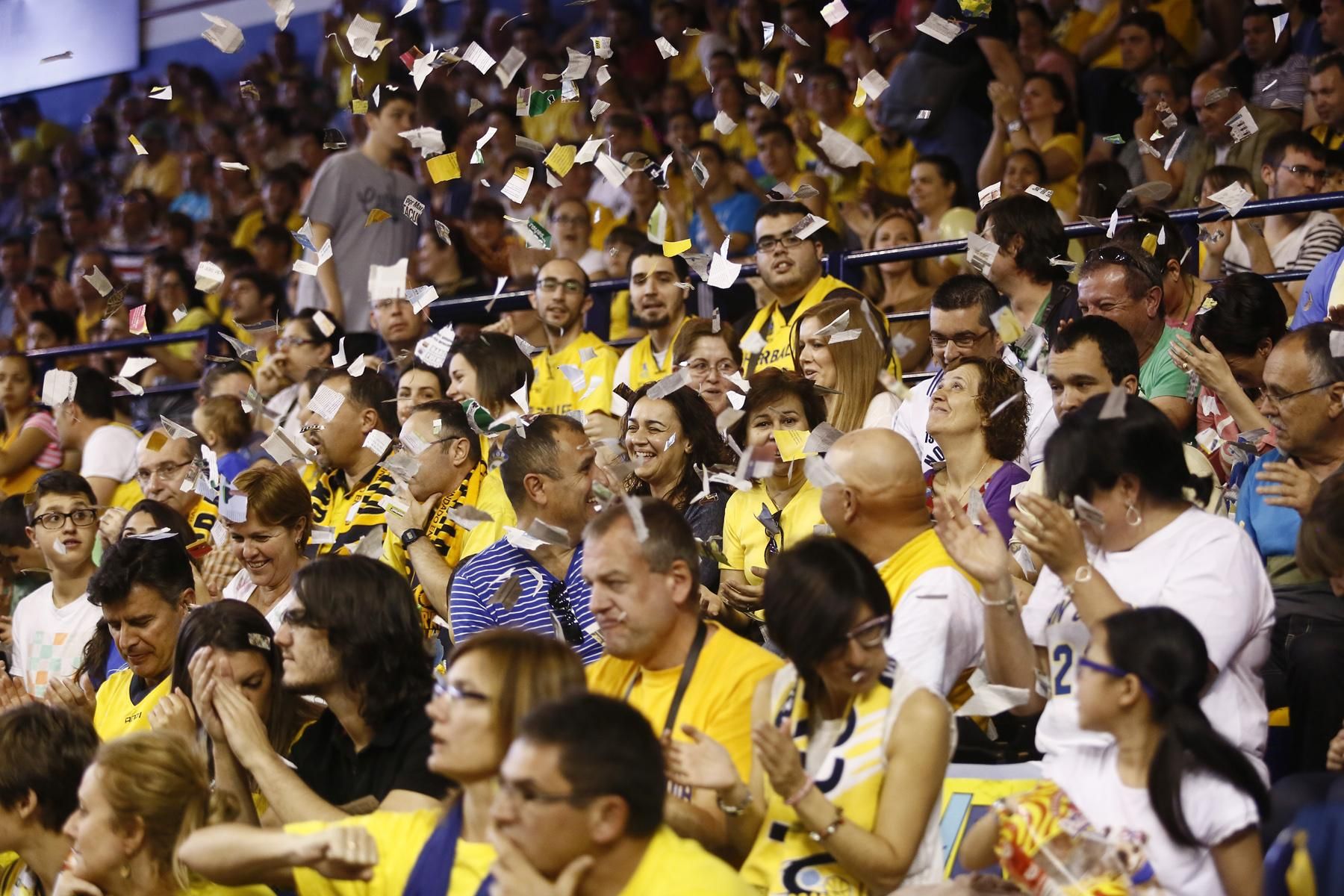 Aficionados del Gran Canaria. ACB Photo/M. Henríquez