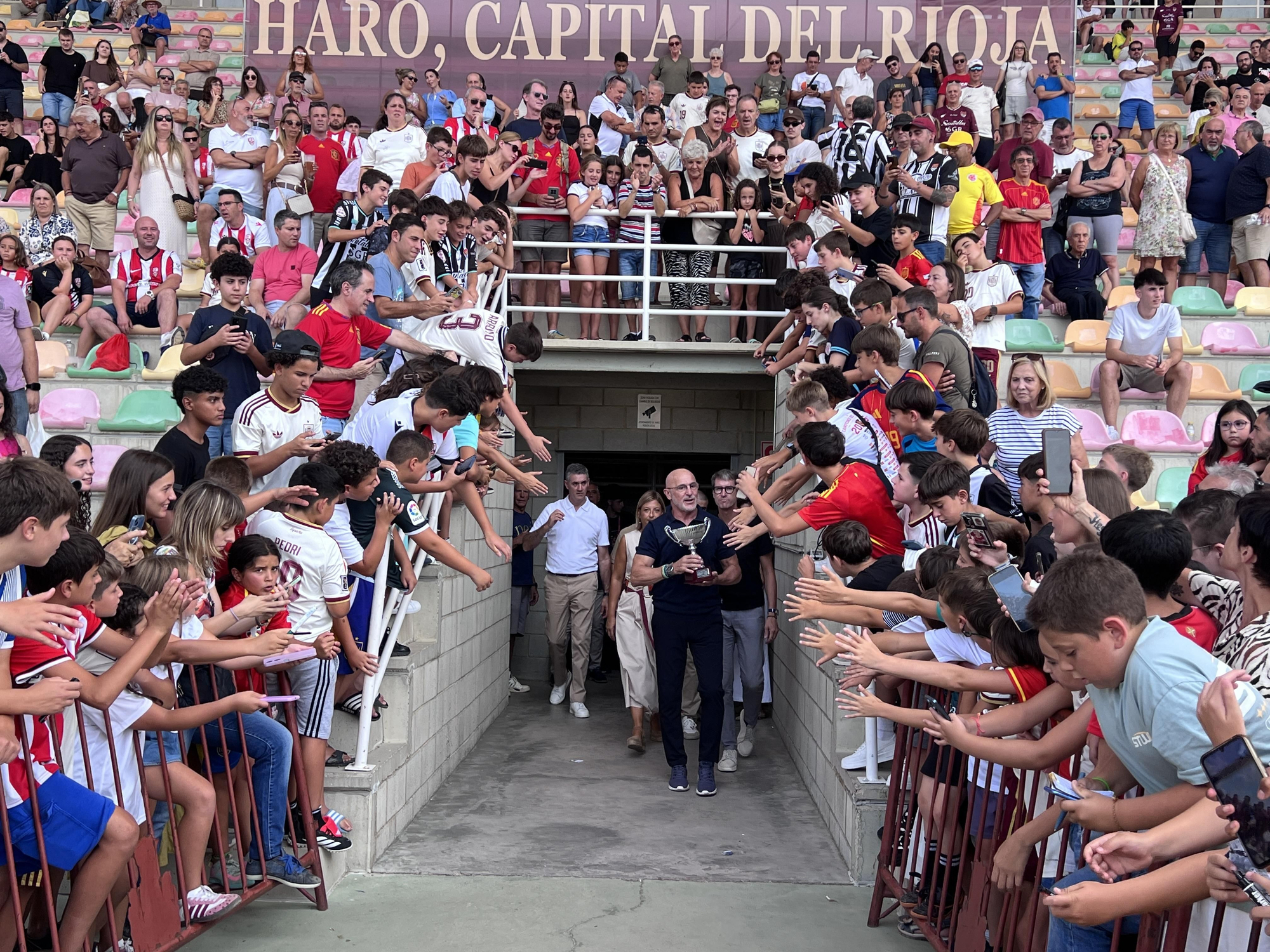 Homenaje al seleccionador Luis de la Fuente en Haro tras la victoria en el Mundial de fútbol