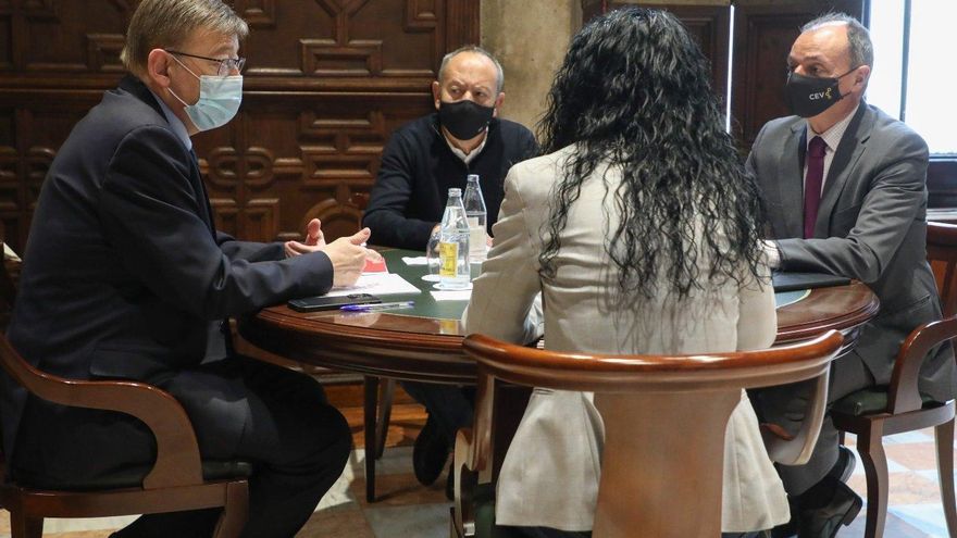 El Gobierno valenciano prepara un decreto para acelerar la instalación de renovables y reducir la dependencia energética