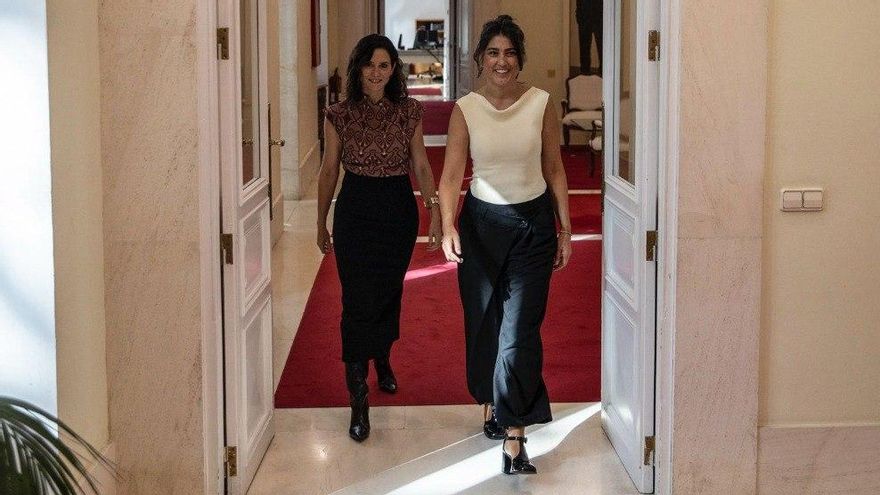 Isabel Díaz Ayuso junto a Manuela Bergerot durante la ronda de contactos de inicio de curso de la presidenta regional.