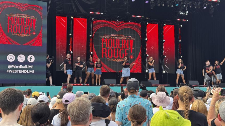 Londres exhibe músculo teatral y traslada los musicales del West End a las calles