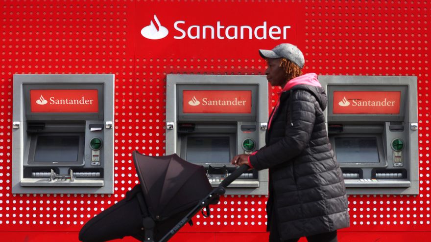 Santander, condenado a pagar 600 millones a AXA por un pleito sobre seguros en Reino Unido