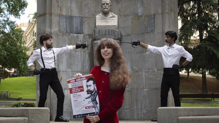 La relación de Clarín con un sable y los duelos de honor se recrean en Oviedo en homenaje a su faceta más desconocida