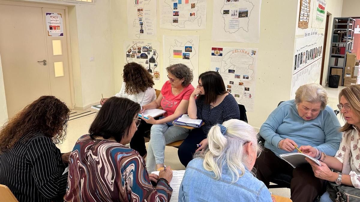 Actividades en el Centro de Educación Permanente de Adultos 'Los Pinos' de Puente Genil.