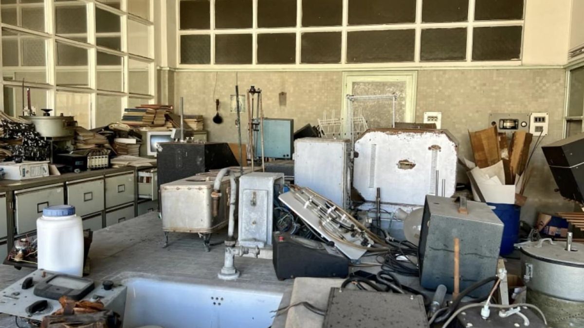 Interior de la fábrica de Sniace en Torrelavega.