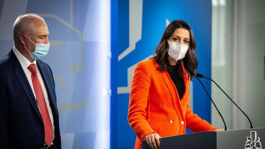 Arrimadas visita el Parlamento Vasco.