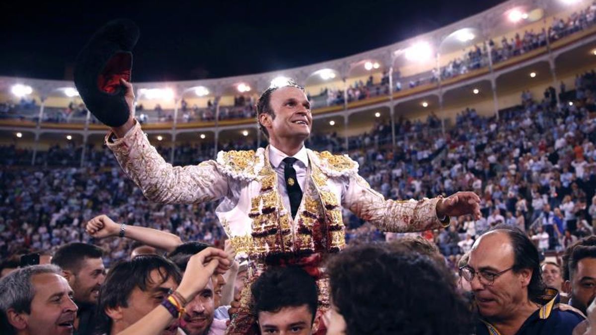 El diestro Antonio Ferrera se encerrará este sábado con seis toros de Zalduendo en el coso de Badajoz