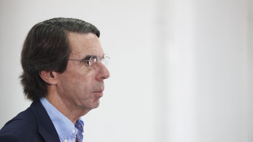 Archivo - El expresidente del Gobierno y presidente de la Fundación FAES, José María Aznar, ofrece la conferencia de clausura del curso 'España: calidad democrática, cohesión y futuro del bienestar'  dentro de los Cursos de verano de El Escorial 2019.