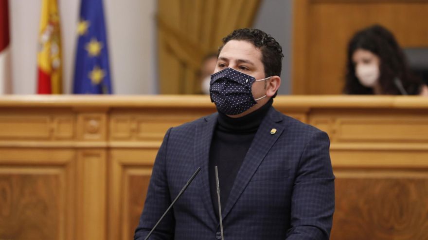 Un diputado socialista se salta la disciplina de partido en las Cortes y apoya la propuesta del PP para instalar más UCI en Castilla-La Mancha