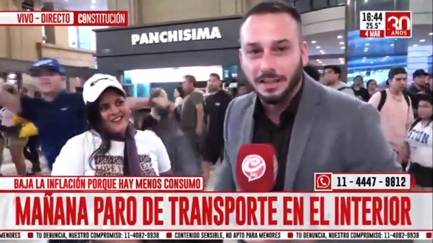 Un reportero de la TV argentina denuncia en directo sus condiciones precarias, tras una broma de su presentador