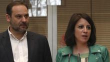 Adriana Lastra y José Luis Ábalos, los dos nombres fuertes del nuevo PSOE de Pedro Sánchez