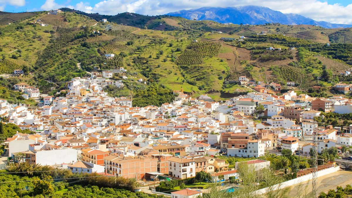 Ocho municipios andaluces están entre los diez de España con menos renta, encabezados por Benamargosa (Málaga)