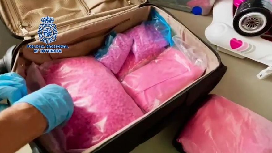 La policía investiga la muerte de un menor tras consumir una bebida energética con cocaína rosa