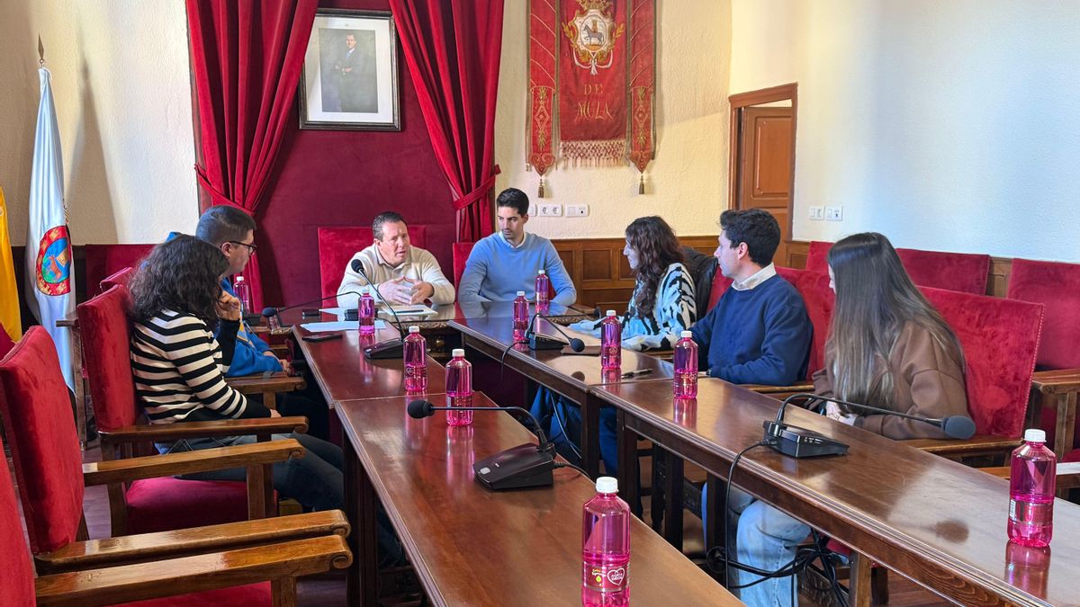 Mula refuerza su apoyo al Consejo Local de la Juventud con una mayor aportación anual y la cesión de un nuevo espacio
