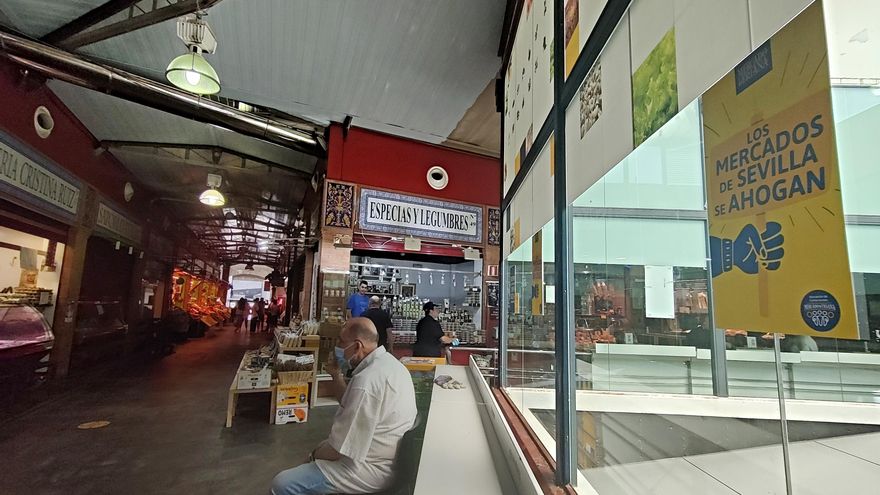 Las plazas de abastos de Sevilla lanzan un grito de "ahogo" por la "falta de recursos"
