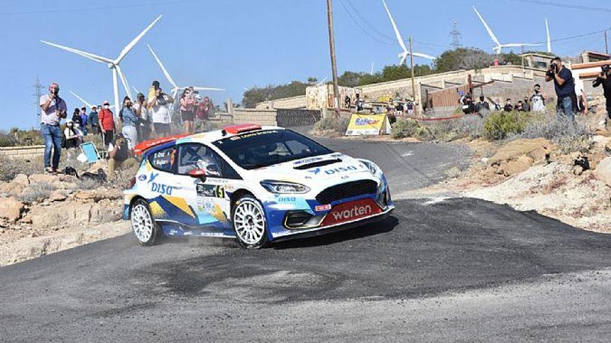 Enrique Cruz y Yeray Mujica se imponen en el Rallye Villa de Adeje