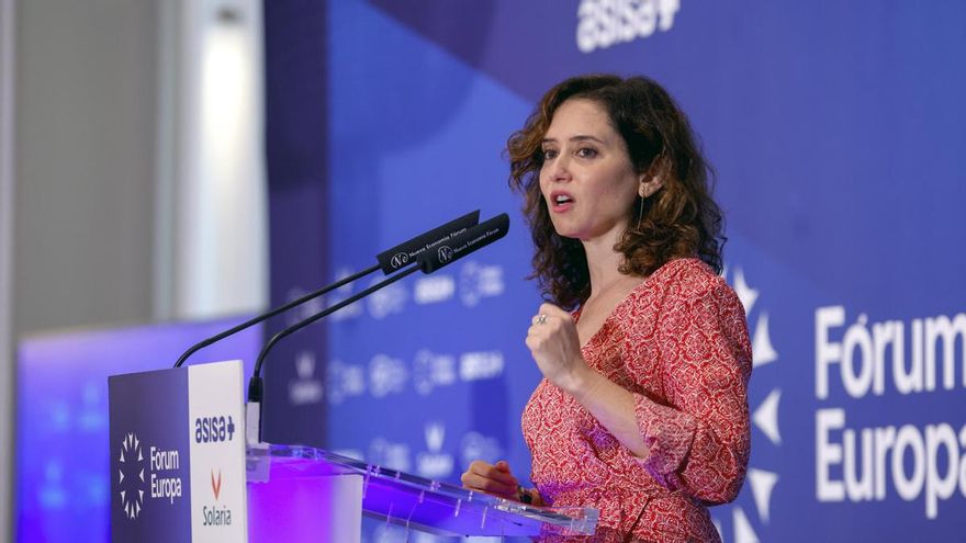 La presidenta de la Comunidad de Madrid, Isabel Díaz Ayuso, durante su participación en un desayuno informativo del Fórum Europa, este lunes en Madrid.