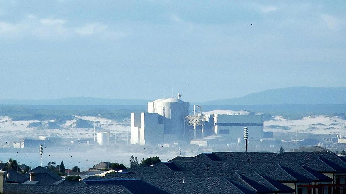 Imagen de archivo de la central nuclear de Koeberg, situada a unos 30 kilómteros del centro de la ciudad.