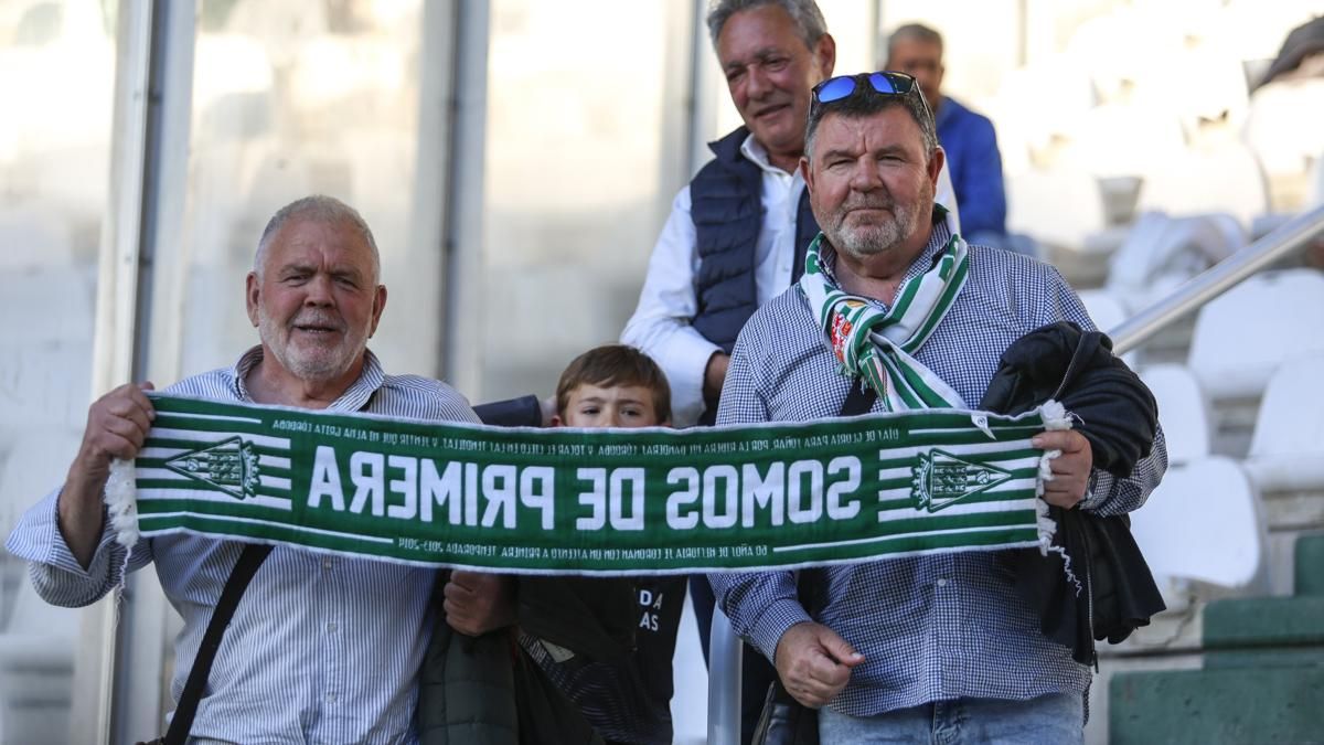 Grada Blanquiverde del Córdoba CF - CD Mirandés