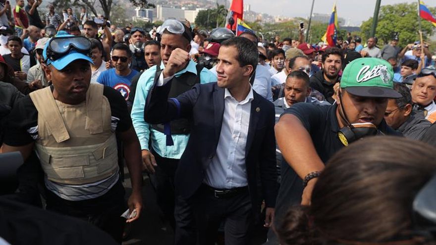 Guaidó acude a una concentración con simpatizantes en un bastión opositor caraqueño