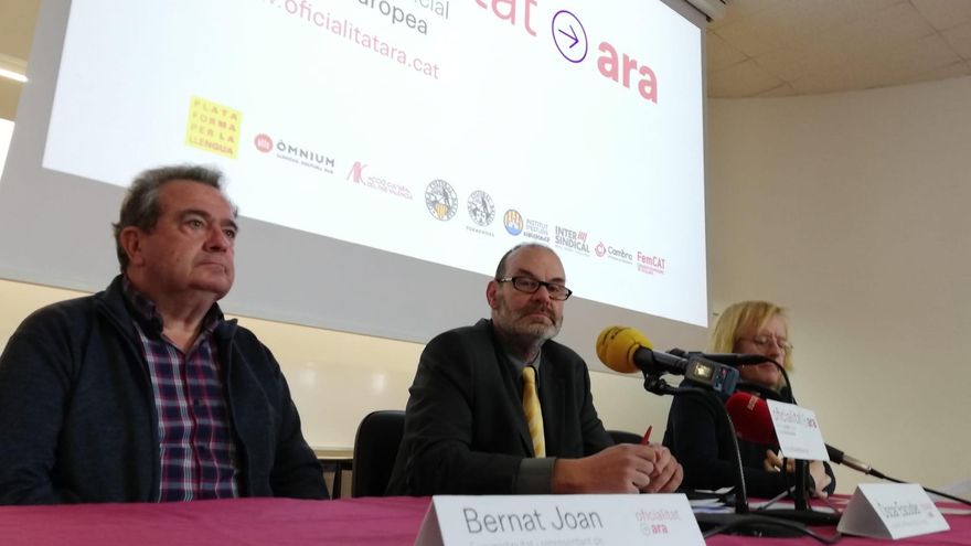 Lanzan un manifiesto para que España "deje de tratar el catalán como lengua de segunda" y lo haga oficial en la UE