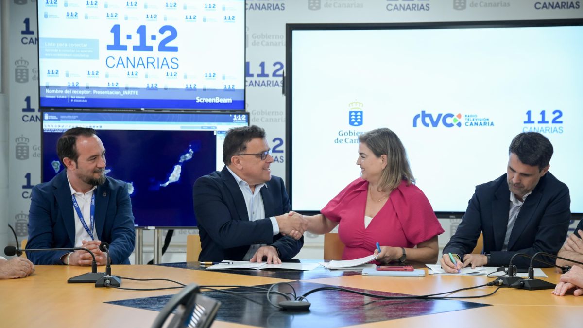 Manuel Miranda y María Méndez, en la rúbrica del protocolo.