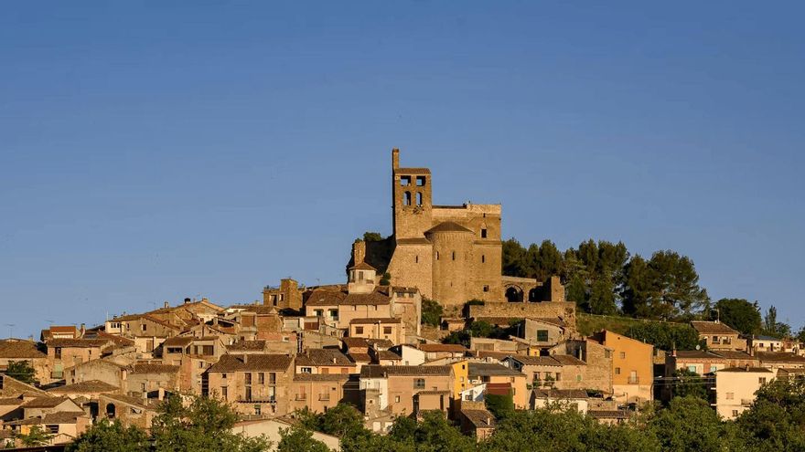 La villa amurallada de Catalunya con una fortaleza del siglo XI perfecta para observar el eclipse del 12 de agosto