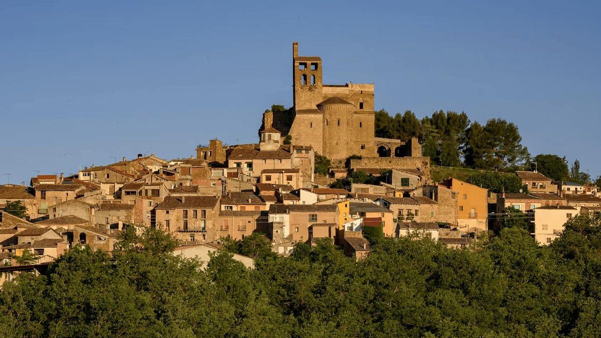 La villa amurallada de Catalunya con una fortaleza del siglo XI perfecta para observar el eclipse del 12 de agosto