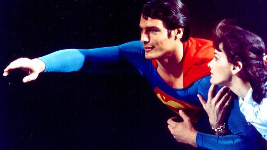 El detalle curioso de su portada y el triste destino que escondió el primer cómic de Superman