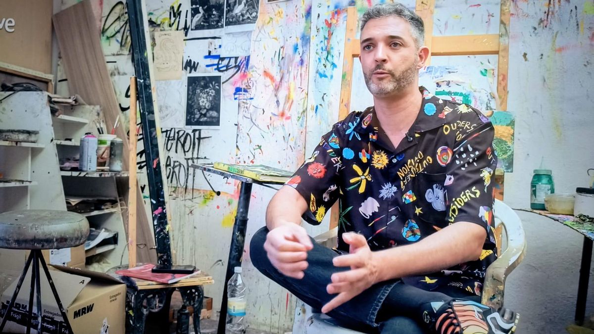 El pintor Miguel Scheroff, en un vídeo de su expo en Fortea.