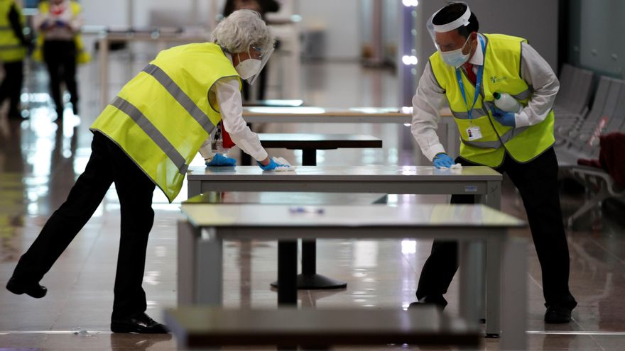 Los aeropuertos españoles, preparados para exigir PCR y hacer test antígenos