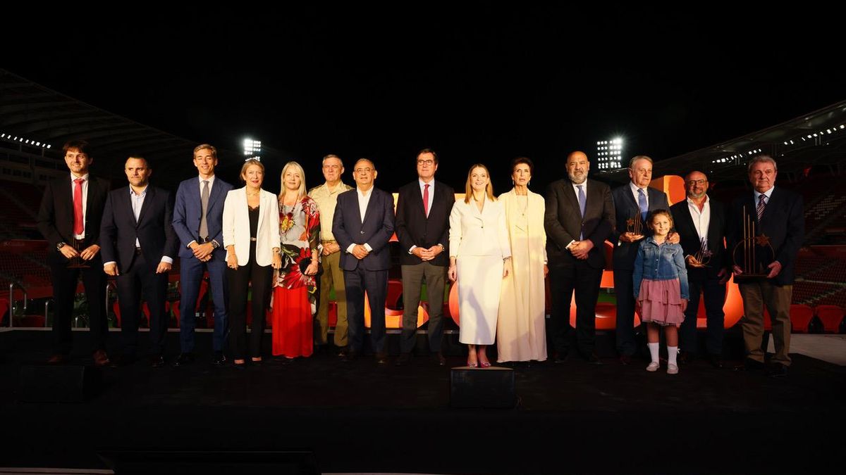 Todos los galardonados en la gala CAEB 2024.