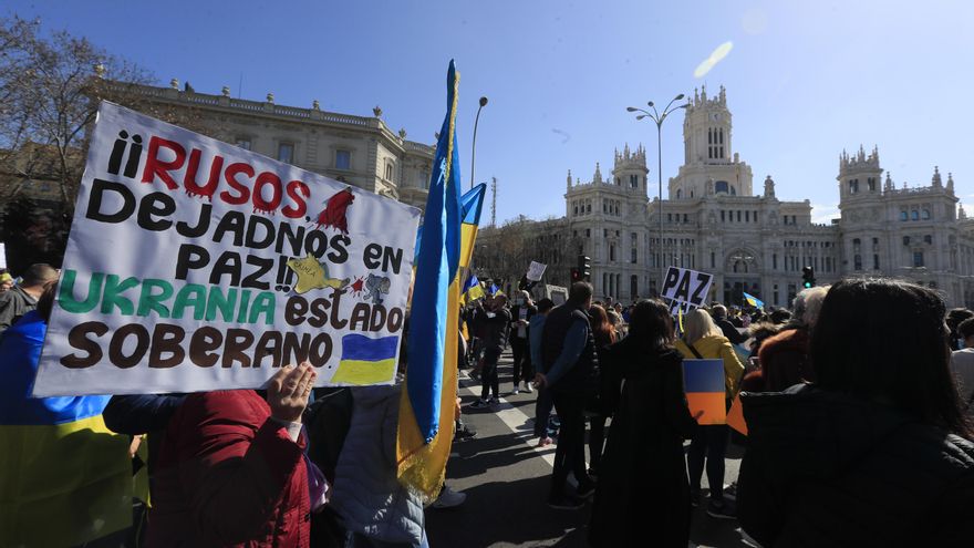 Centenares de personas se manifiestan en Madrid contra la guerra en Ucrania