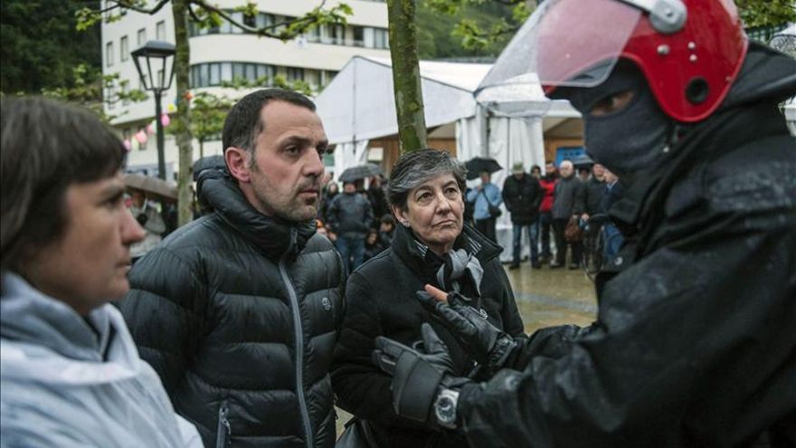 La consejera vasca pidió "responsabilidad" a Mintegi en el arresto de Alkorta