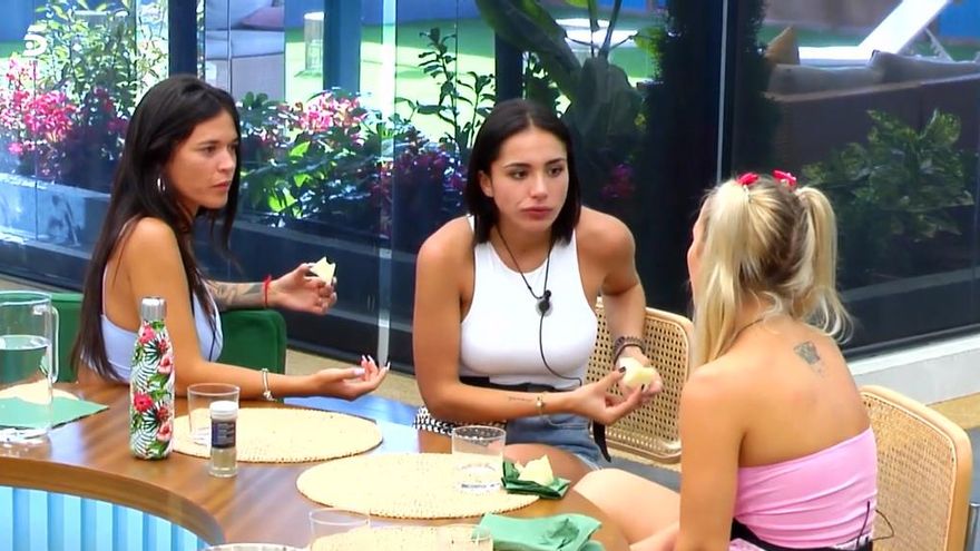 Fiama y Sandra Pica 'interrogan' a Emmy en 'Secret Story'